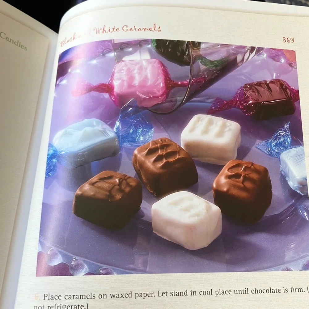 Old-Fashioned Holiday‎ Recipes Book - Hard Cover